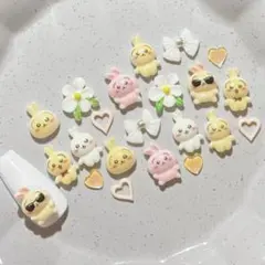 無言購入OK⭕️ ちいかわ うさぎ ネイル　ネイルパーツセットのサムネイル