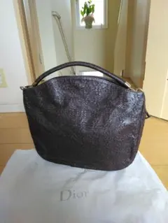 Item thumbnail for item 11d2a8bb-d9bb-42ad-8415-8bab0e49ec5a