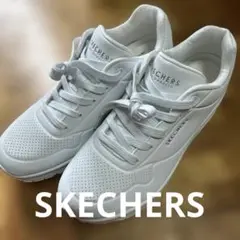 SKECHERS エアークールドメモリーフォーム スニーカー ホワイトのサムネイル