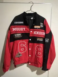 刺繍ロゴ付きレッドブラックジャケット