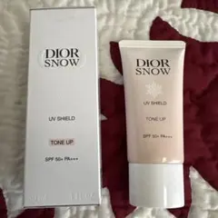 ディオール日焼け止め乳液Snow UVShield Tone Up 30ml