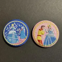 【2点】シンデレラ　ディズニー　刺繍缶バッジ