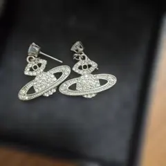 Vivienne Westwood オーブ ピアス シルバーカラー　お値下げ可のサムネイル