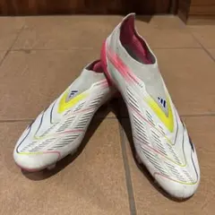 adidas Predator サッカーシューズ ホワイト/ピンク/イエロー