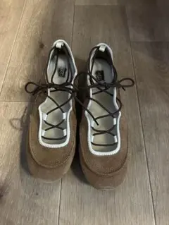 UGG スエード レースアップ フラットシューズのサムネイル
