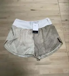 ウィメンズ ミッドライズ 8cm ランニングショートパンツ (インナー付き)