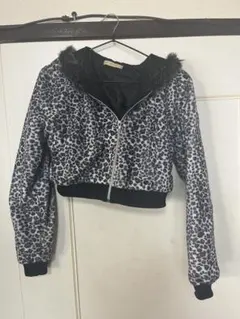 ヒョウ柄 ショート丈ジップパーカー ファー付き