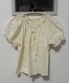 クリーム色 パフスリーブブラウス【新品】