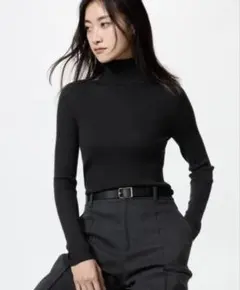 【ユニクロ】　　メリノリブタートルネックセーター