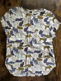 H&M 猫柄　フレンチスリーブブラウス