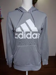 adidas アディダス パーカー グレー サイズSかMのサムネイル