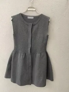 sakishimatokyo ダークグレー ノースリーブ トップスのサムネイル