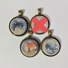 【レジン・ハンドメイド】金魚(赤・黒)　バッグチャーム・ネックレス