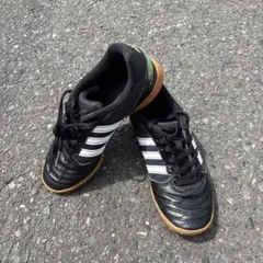 adidas フットサルシューズ 22.5cm