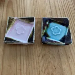 花模様の陶器製箸置き2個セット