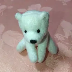 小さなシロクマのクリップのサムネイル