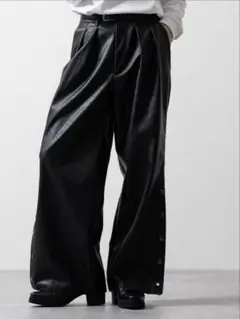 【CLEL】マルチシルエット ルーズサイドボタンパンツ　ブラックレザー