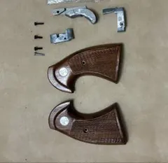 Pachmayr Colt M1911A1 実物 ウッドグリップ 00140 Pachmayr Colt M1911A1 実物 ウッドグリップ 00140 - メルカリ