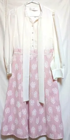 新品　tocco closet ホワイトピンク ワンピース　М