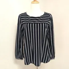 【UNTITLED】清潔感ストライプブラウス M 通勤 オフィス 春夏 きれいめのサムネイル