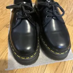 Dr. Martens ブラック厚底シューズ