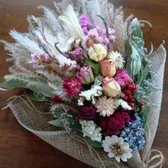 ユーカリとパンパスグラス、薔薇とピンクの花ばなのスワッグ　45cm [713]