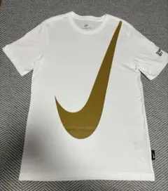 Nike スウッシュロゴ Tシャツ ホワイト