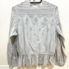 スローブイエナ IENA グレー 刺繍入り コットン 長袖ブラウス フリーサイズ