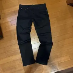 ユニクロ ブラックデニムパンツ
