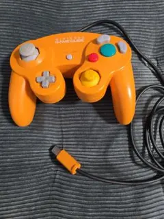 ゲームキューブ　コントローラー　オレンジ
