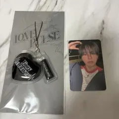 LOVEPULSE]TREASURE ジェヒョク アクリルスタンド トレカ付き - メルカリ