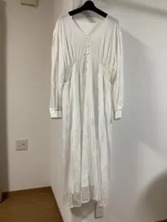 め*可様 未使用品　Vネック　レース花柄　ワンピース　LL