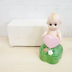 キューピー人形 ハート付き置物 磁器製