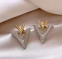 1113★バカ売れ・在庫限り★V字 デザイン シルバー ピアス レディース