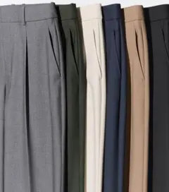 UNIQLOタックワイドパンツ オリーブ色