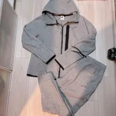 Nike グレー フード付きジャケットとジョガーパンツセット