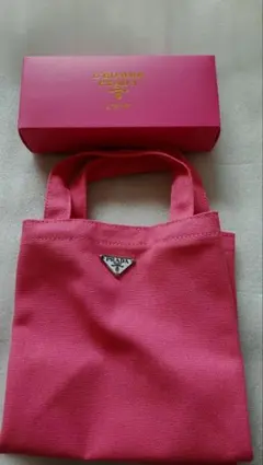 新品未使用箱付き　PRADA トートバッグ　キャンバス　ノベルティのサムネイル
