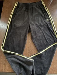 アディダス　ベロアパンツ　ブラックゴールド　サイズXL