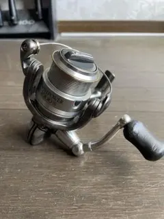 シマノ 05 ツインパワー 2000 シングルハンドル スピニングリール シマノ 05 ツインパワー 2000 シングルハンドル スピニング