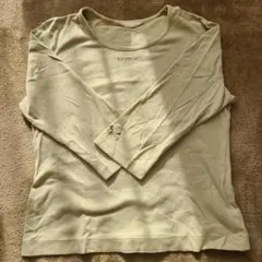 INGEBORG 薄いグリーン 七分袖 Tシャツ