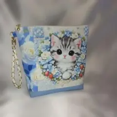 バッグ　ハンドメイド　ねこ(=^_^=)のイラストクラッチバッグ　両面パネル