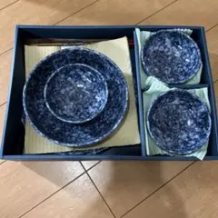 青色模様の陶器食器セット