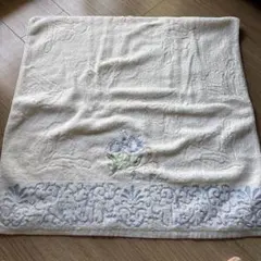 バスタオル 青い花の刺繍 ホワイトのサムネイル