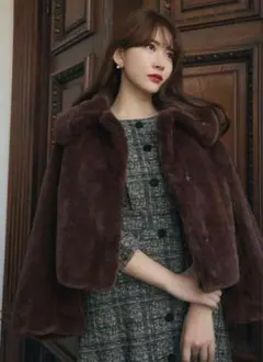 新品未使用　herlipto Winter Love Faux Fur Coat herlipto 【𝖭𝖤𝖶 𝖢𝖮𝖫𝖮𝖱】 🏷️Winter Love Faux Fur Coat