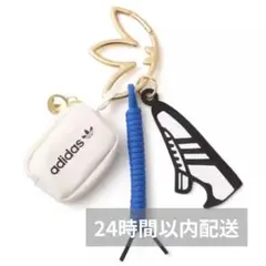 ブルボンキーホルダー adidas アディダス - メルカリ