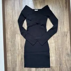リゼクシー　フロントクロスオフショルニットワンピ　美品