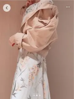 ベージュ ショート丈ジャケット