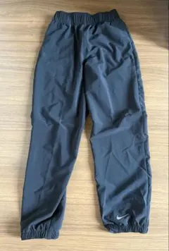 【美品】NIKEアパレル　ナイキ パンツ　ブラック　キッズ 140