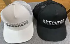 SKECHERS キャップ　黒と白　2個セットのサムネイル