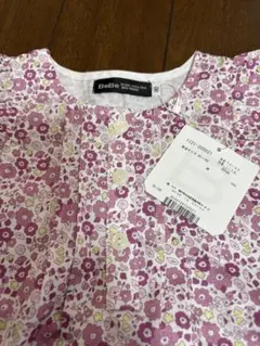 新品タグ付き　BeBe花柄ワンピース